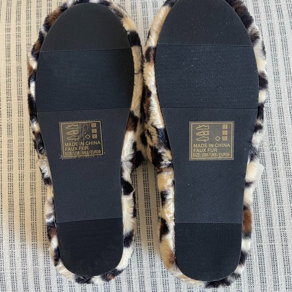 Leopard Faux Fur Open Toe Slipper with Gold Metal Bar Accent - Picture 3 of 3